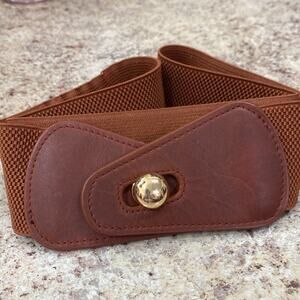 J. McLaughlin L/XL brown stretchy belt gold round closure